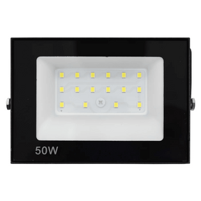 Kit 2 Refletores LED 50W Bivolt – Iluminação Eficiente para Ambientes Externos