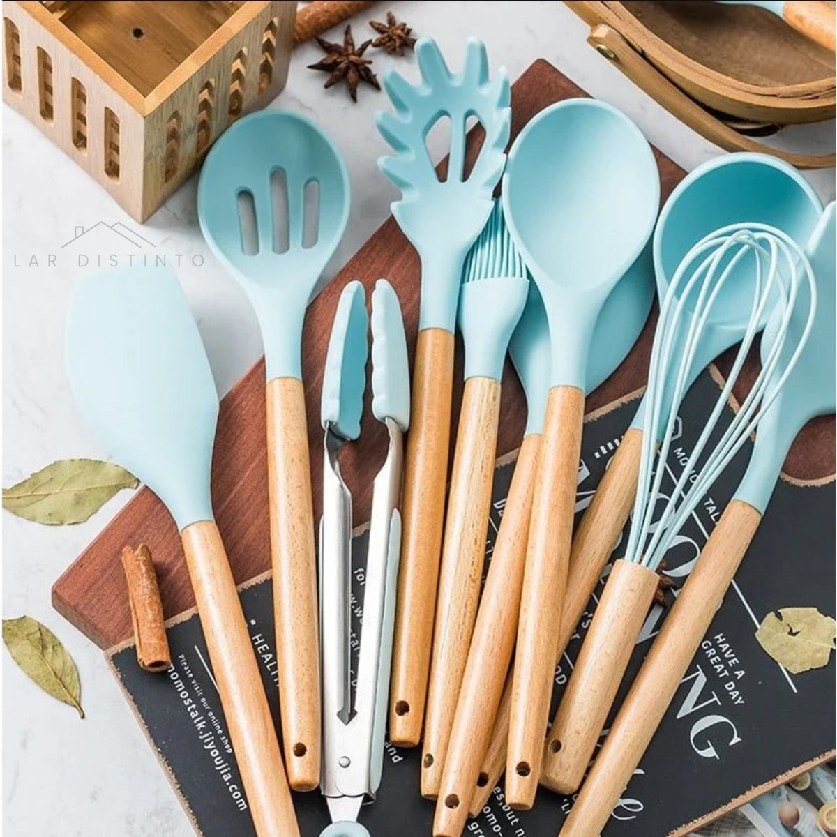 Kit de Utensílios com 12 Peças em Silicone e Cabo de Madeira + E-BOOK