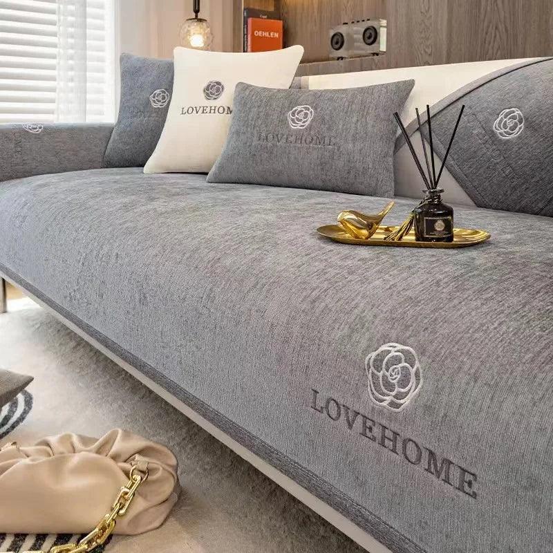 Capa de Sofá Luxuosa em Chenille Bordado, Moderna, Antiderrapante e Versátil.