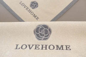 Capa de Sofá Luxuosa em Chenille Bordado, Moderna, Antiderrapante e Versátil.